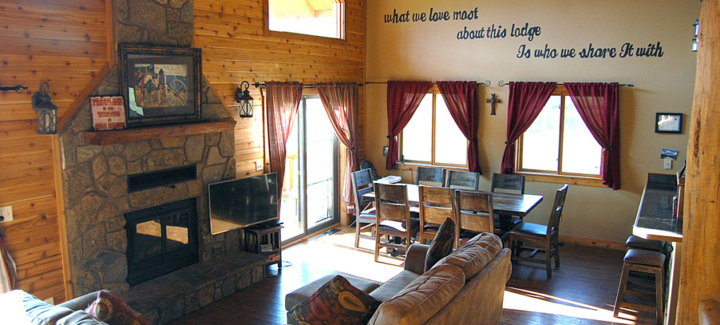 Timber Creek Vacation Cabin Living Room