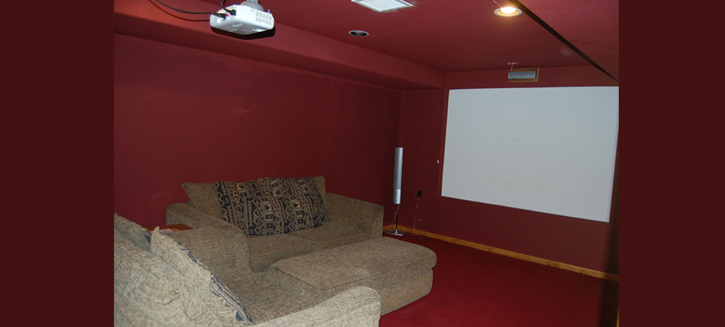 Vacation Rental - McCaskell Cabin Theater Room